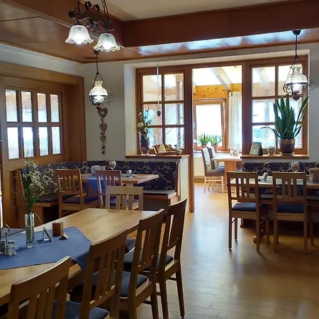 - Erber Hotel 3*