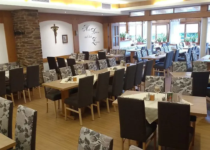 - Erber Hotel 3*