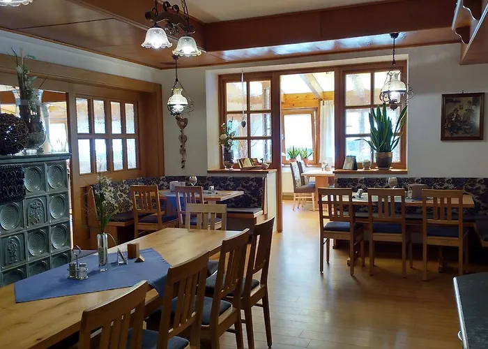 - Erber Hotel 3*